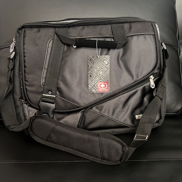 OGIO Voyager Messenger Bag - Picture 4 of 4